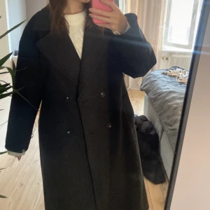 Kappa  - Perfekt höst/vinter kappa 🖤 