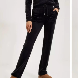 Juicy byxor  - Säljer mina juicy couture byxor då dom inte kommer till användning!  ( Köparen står för frakt)