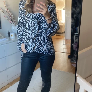 Zara blus - Blus från Zara. Aldrig använd. Storlek xs. 