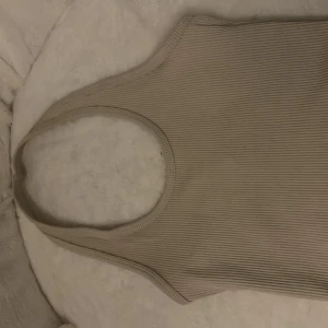 Sommartopp - En fin Sommartopp som knappt använd. Jag köpte den i somras men pågrund av för att den var för liten kunde jag inte ha den🩷