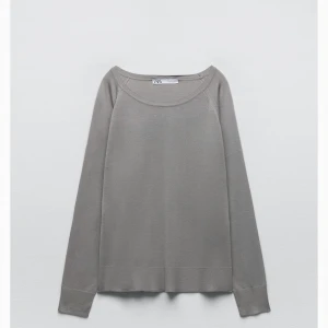 Snygg Basic tröja - Säljer denna jätte sköna Basic tröjan från zara. Använd Max 1 gång❤️‍🔥😇