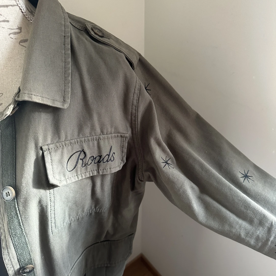 Militärgrön jacka  - 90