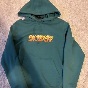 Stussy flame hoodie - Inga flaws och inte använd så mycket Cond 8,5/10