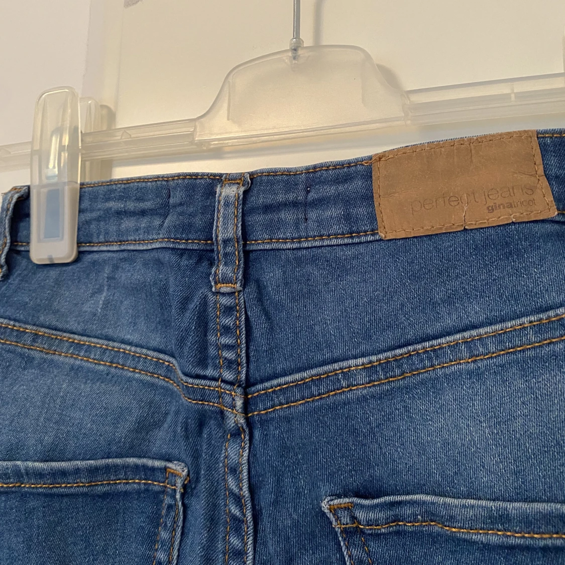 Blåa Molly jeans från Gina Tricot  - 91