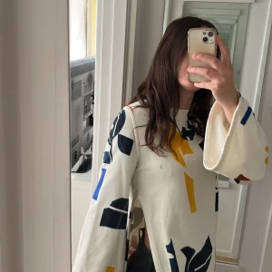 Tröja  - Jätte fint tröja från HM premium strl xs-s men det passar till M.  