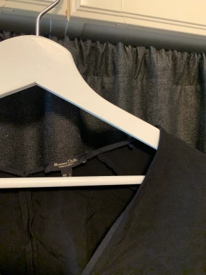 Massimo Dutti blus - Jättefin helt oanvänd blus. Tvättad en gång men inte använd!