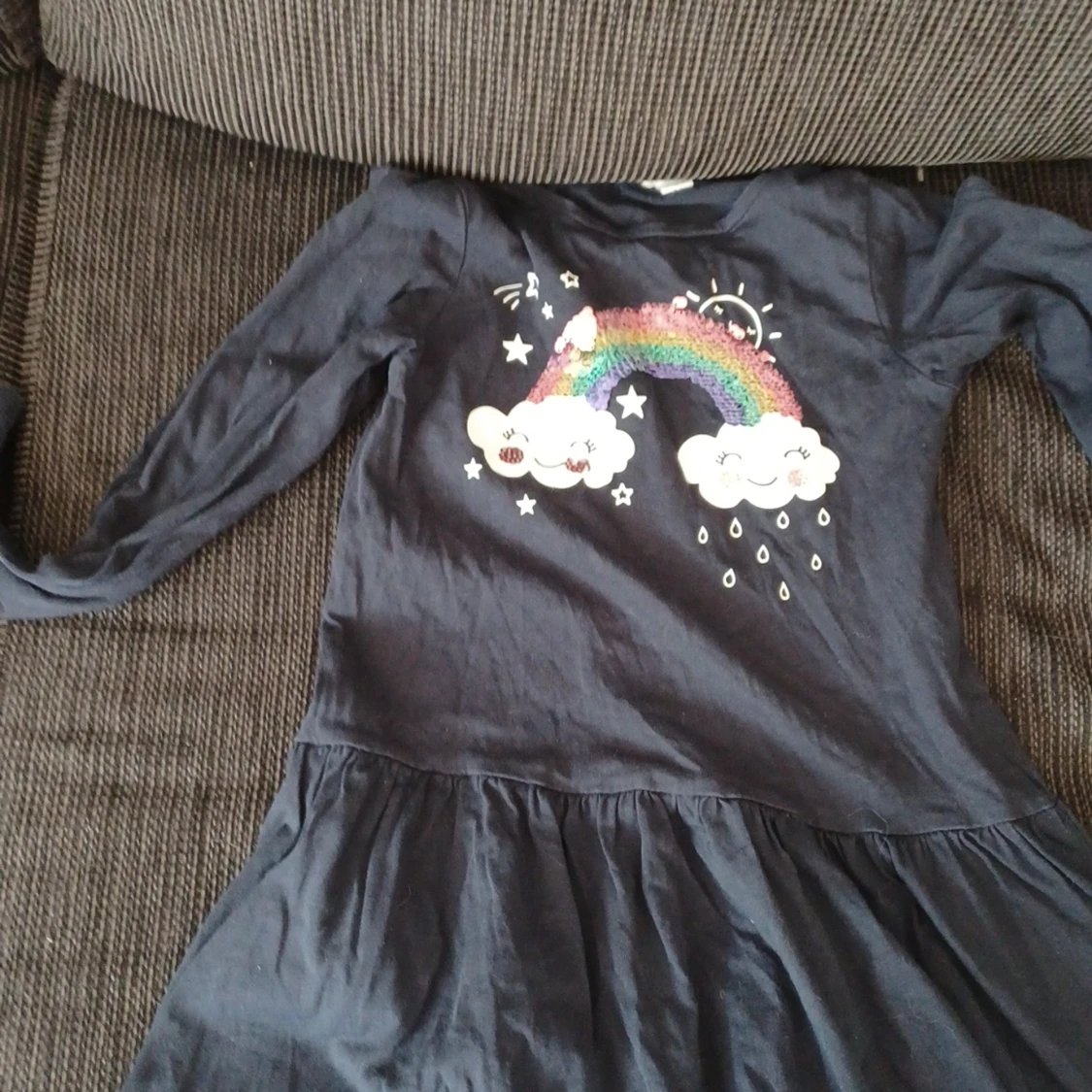 3 jätte sjöna kläningar man får alla för 100kr  - 91