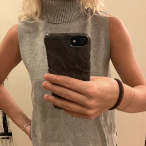 Topp - As snygg topp från Zara nyskick knappats använd!💕