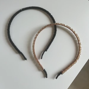 Diadem - Två glittriga diadem som tyvär aldirg kommit till användning 