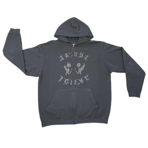 Rhinestone Zip - Jag säljer min fina Akrylrhinestone zipup. Använd ett fåtal gånger men skicket är som sprillans ny. Nypris är 700, mitt pris 400 kr. Skriv för mer info/bilder!