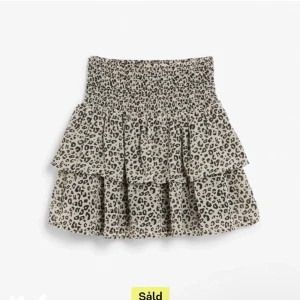 Volangkjol - En kjol från Kappahl som är i bra skick. Storlek 158/164 som motsvarar en XS typ💓