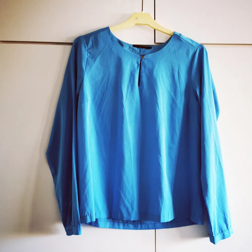 Blouse From Åhléns size 34. Very few times worn . Blusar.