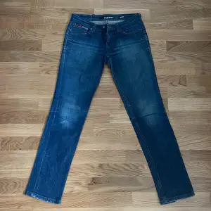 Lågmidjade Miss Sixty jeans, storlek 28