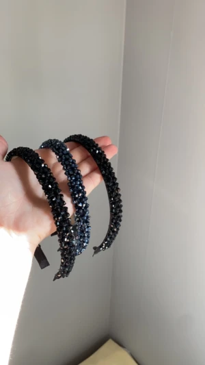 Glitter diadem  - Tre glitter diadem! 80kr för ett, 150kr för två och 200kr för alla tre! + frakt🙌🏻