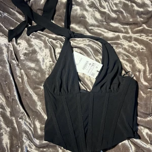 Zara topp - Aldrig använd med prislappar på, passar även strl s