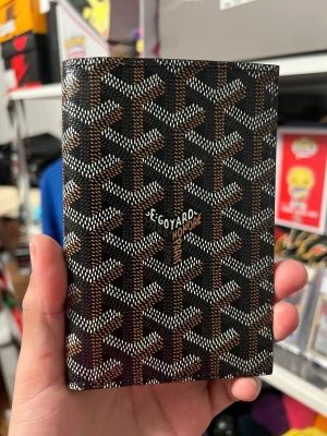 Goyard Grenelle passport holder - Super fint skick, knappt använd alls. Kommer med box.