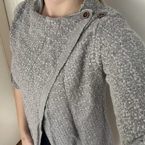 Stickad tröja - Märke Object, strl XS