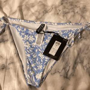 Blå blommiga bikini trosor ny skick aldrig använt ny pris 179
