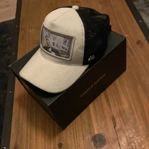 Maggiore - Säljer min maggiore keps nu för den kmr it till användning. har använt den i 1 vecka sammanlagt så bra skick. Cond 9/10 