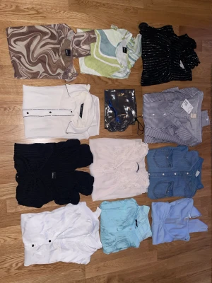 Blusar  - Dem flesta är nya, fint skick vissa inte ens använda. Storlek Xs 50 kronor styck och vissa 75 och 100