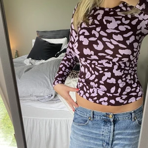 Topp lila  - Från monki strl s. Otroligt skön. 