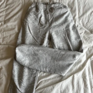 Gråa mjukisbyxor  - Supersköna och mysiga mjukisbyxor 💋