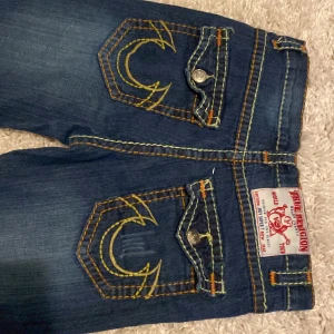 True religion jeans - skitsnygga true religon jeans som jag köpte här på Plick men passade inte mig. Bra sick och jättefin söm 