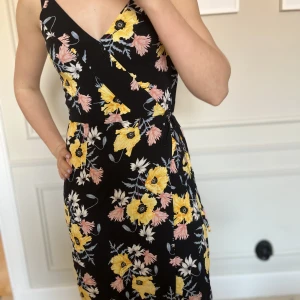 Somrig klänning  - Somrig långklänning 