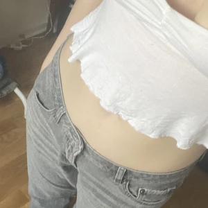 Weekday arrow jeans  - Intressekoll på dessa lågmidjade jeans från Weekday! Använda typ 2-3 gånger ☺️