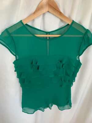 Fin topp  - Fin topp från Karen millen helt ny.