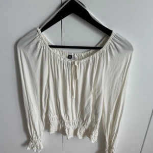 Blus - Jättefin blus, använd 1 gång🥰 Fler bilder kan skickas!