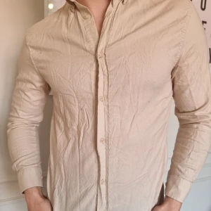 Skjorta These Glory Days - En sparsamt använd skjorta från These Glory days. Är för liten för mig, så därför säljer jag. Skulle säga storlek S/M