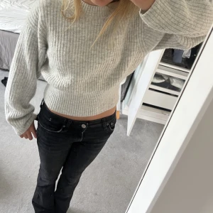 Stickad tröja - Jätte snygg stickad tröja från weekday. Nypris ca 600! Pris kan diskuteras 