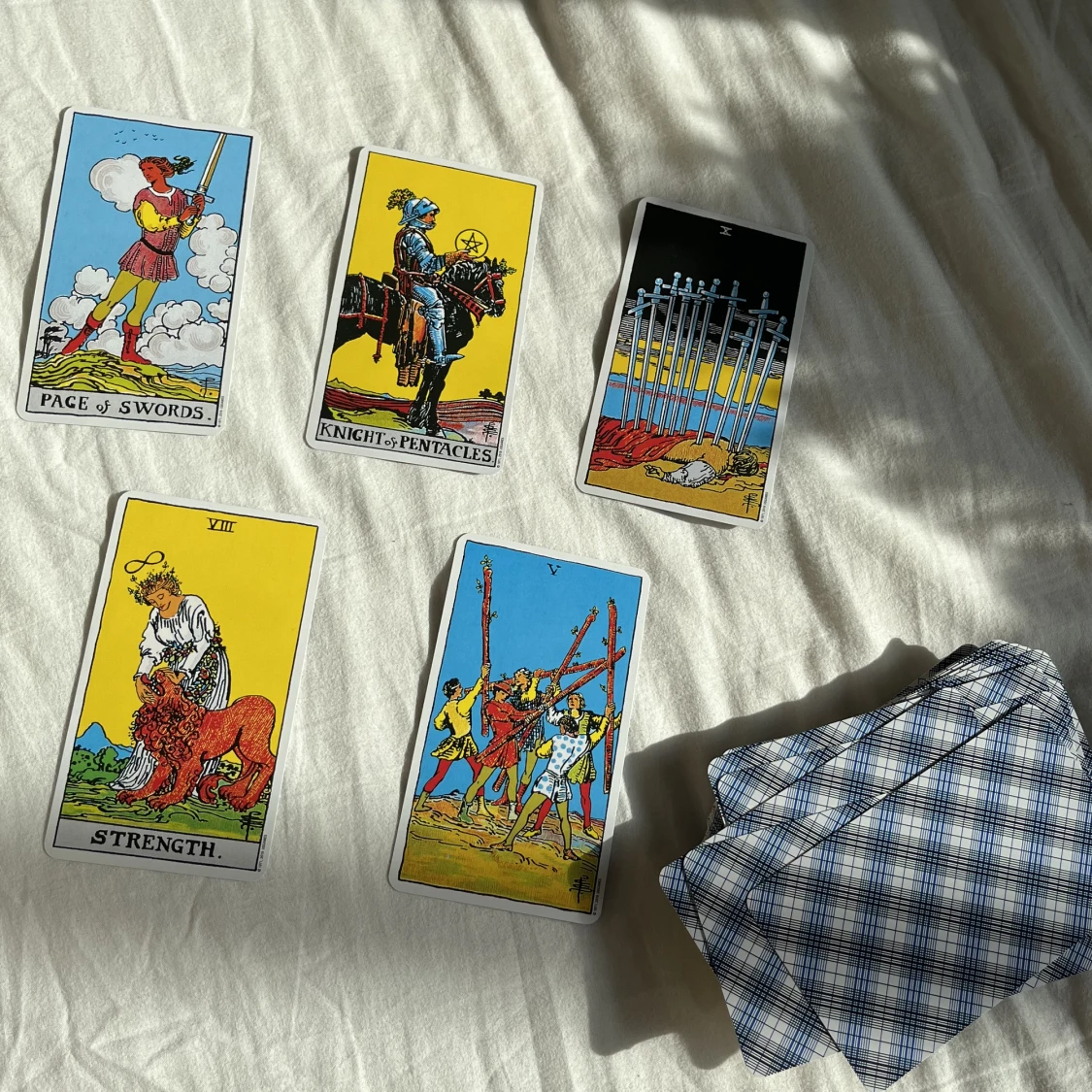 Tarotkort + bok för att tyda - 91