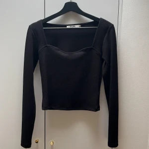 Ribbad tröja  - Använd få gånger, i bra skick 