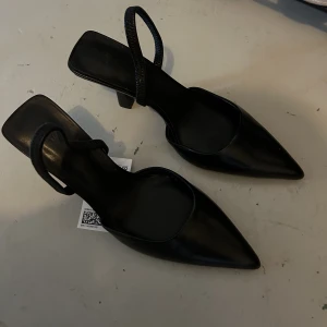 Spetsiga klackar - Helt oanvända från hm, storlek 37