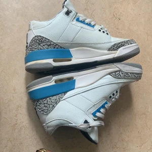 Jordan 3 uni - Skick 8/10 skriv för mer bilder 