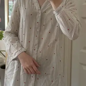 Works either as a sleeping wear or as a normal shirt. Unused