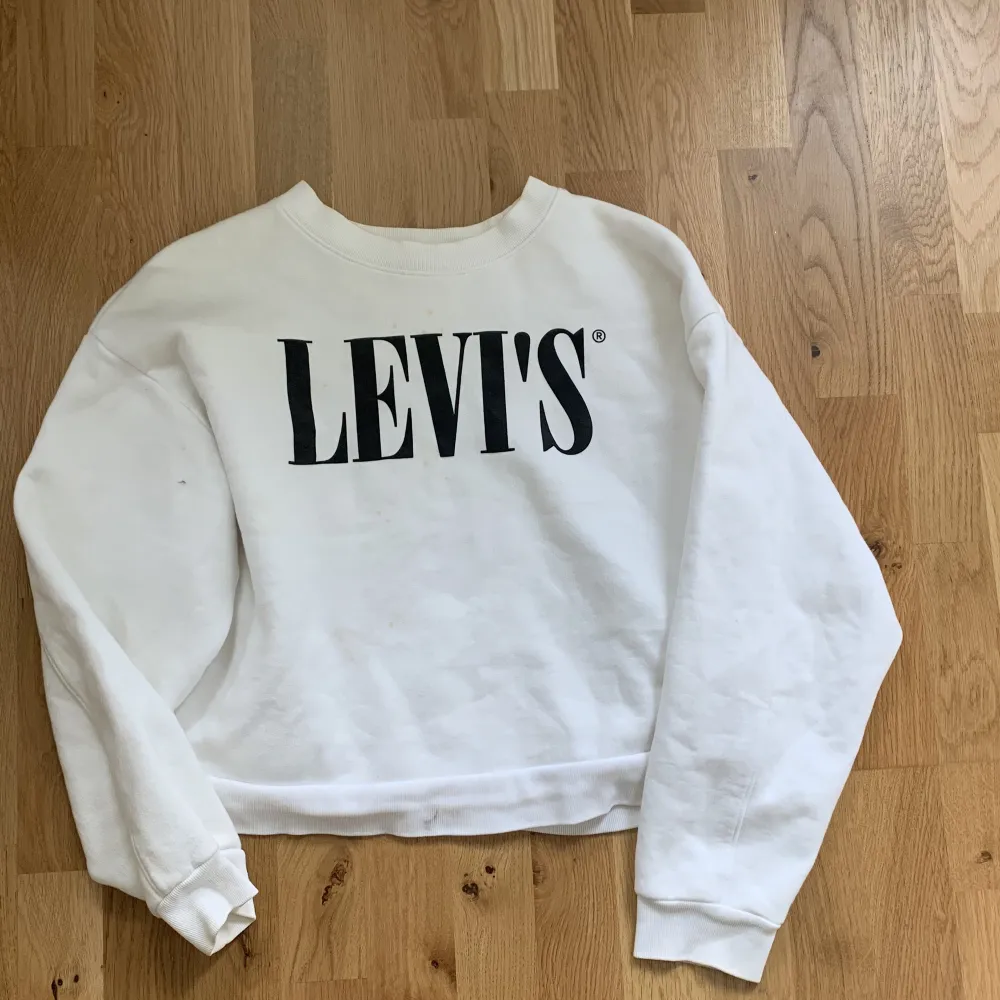 Superskön sweatshirt från Levis som inte kommer till användning längre💕. Hoodies.