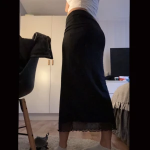 kjol - (Postar massvis med annonser för den fria frakten, kommer skriva detaljer så fort jag kan)