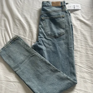 Jeans  - Jeans från Gina tricot, aldrig andvända i storlek 40. 