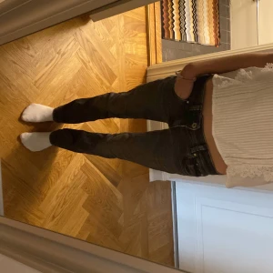 Pepe jeans - Intressekoll på dessa svarta pepe jeans