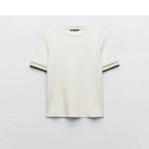 Superfin tröja  - Säljer en jättefin tröja från zara, helt oanvänd 💗