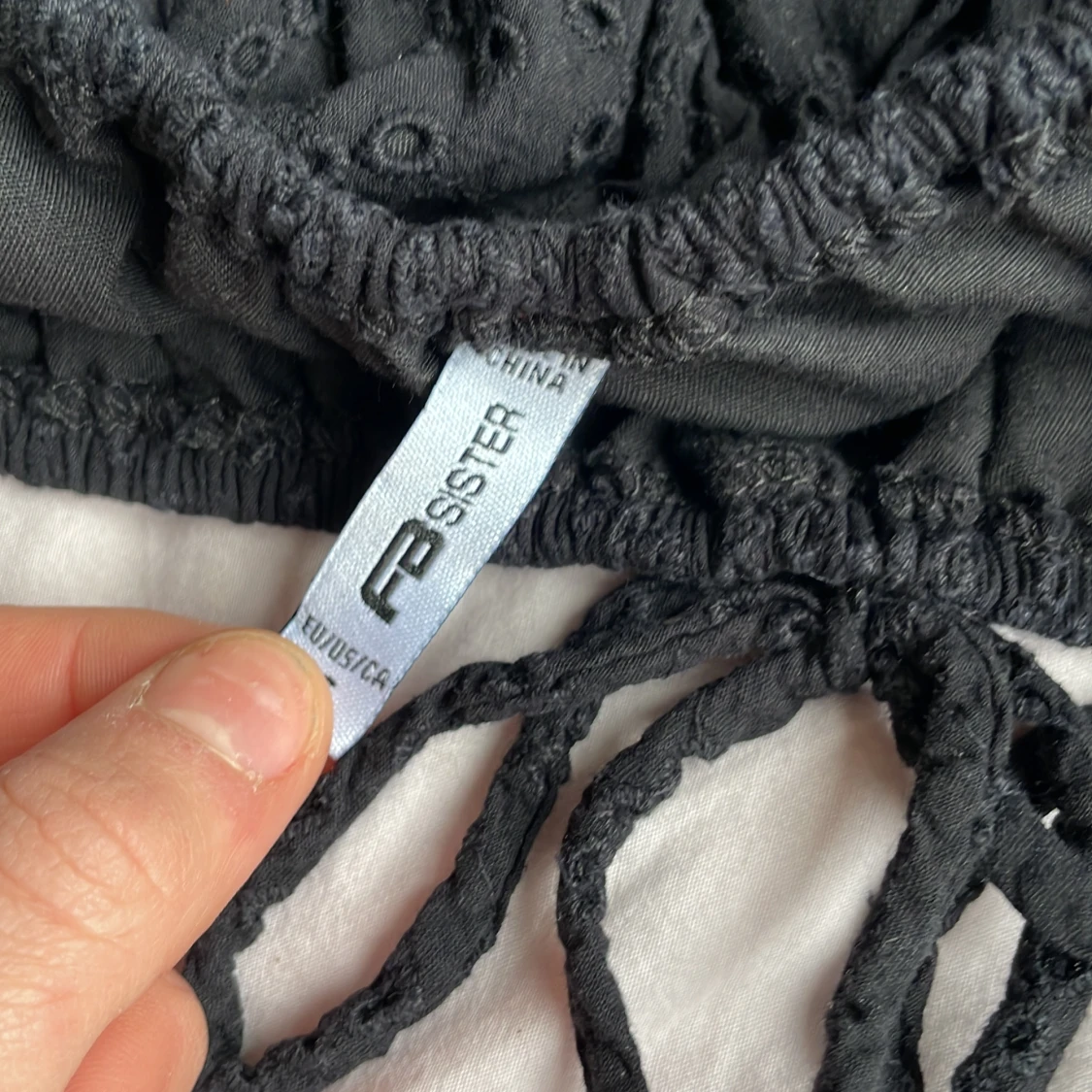 FB-sisters-linne.  - 90