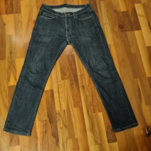 Levis 541 W32 L32 - Säljer ett par snygga Levis 541. Dem är använda men i bra skick 4/5. Nypris 1100