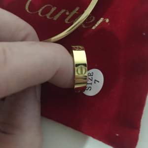 Armband och ring guldfärgad Kopia kommer i tillhörande sametspåse 