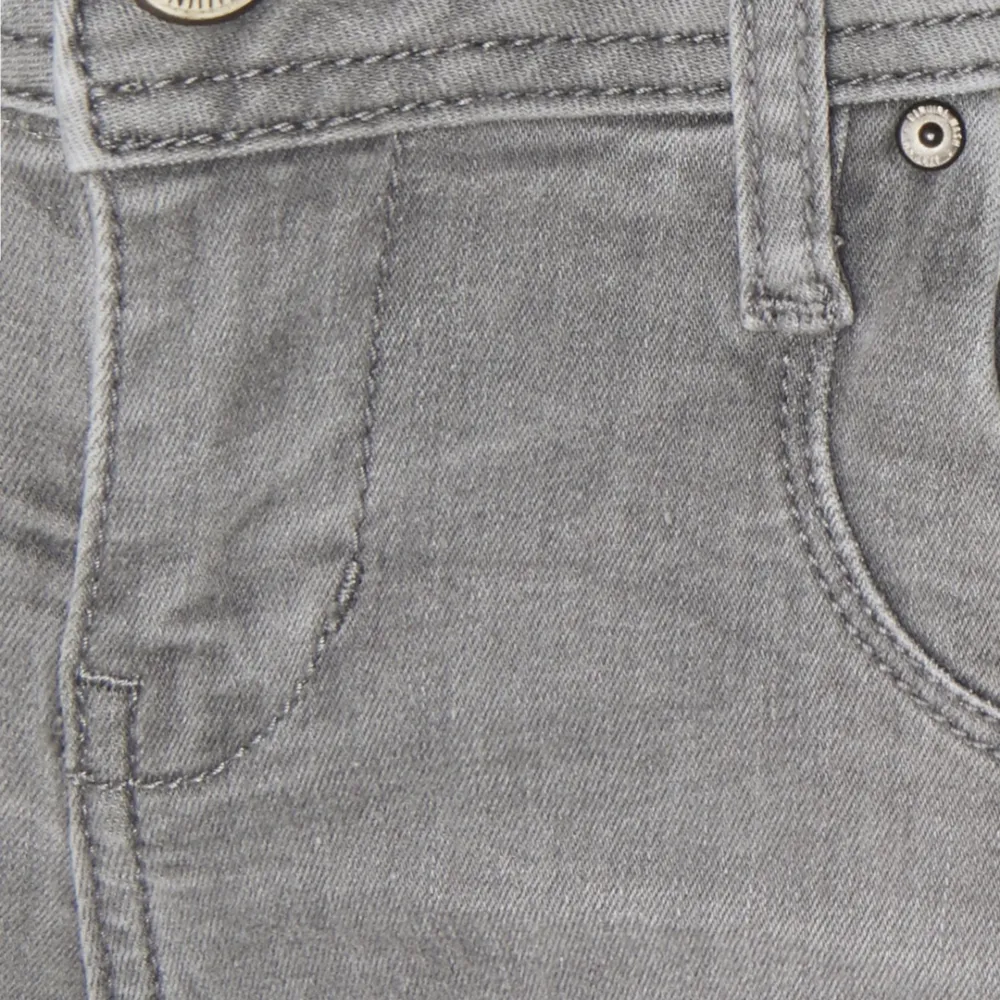 Säljer mina ltb jeans i modelen valerie som är storlek 25x30. Bra skick endast använda 3 gånger☺️ För fler frågor och bilder skriv💞. Jeans & Byxor.
