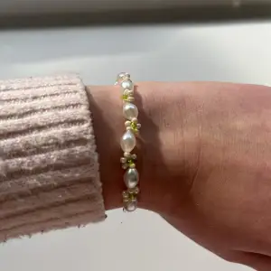 Favorit i repris 😊💞 Passa på att köp detta armband nu när det är gratis frakt!☺️ Frakt: GRATIS😻