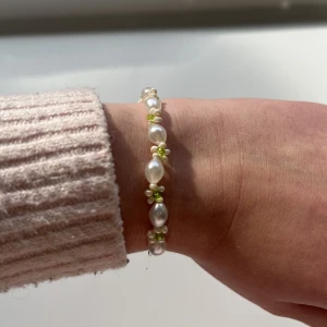 Armband - Favorit i repris 😊💞 Passa på att köp detta armband nu när det är gratis frakt!☺️ Frakt: GRATIS😻