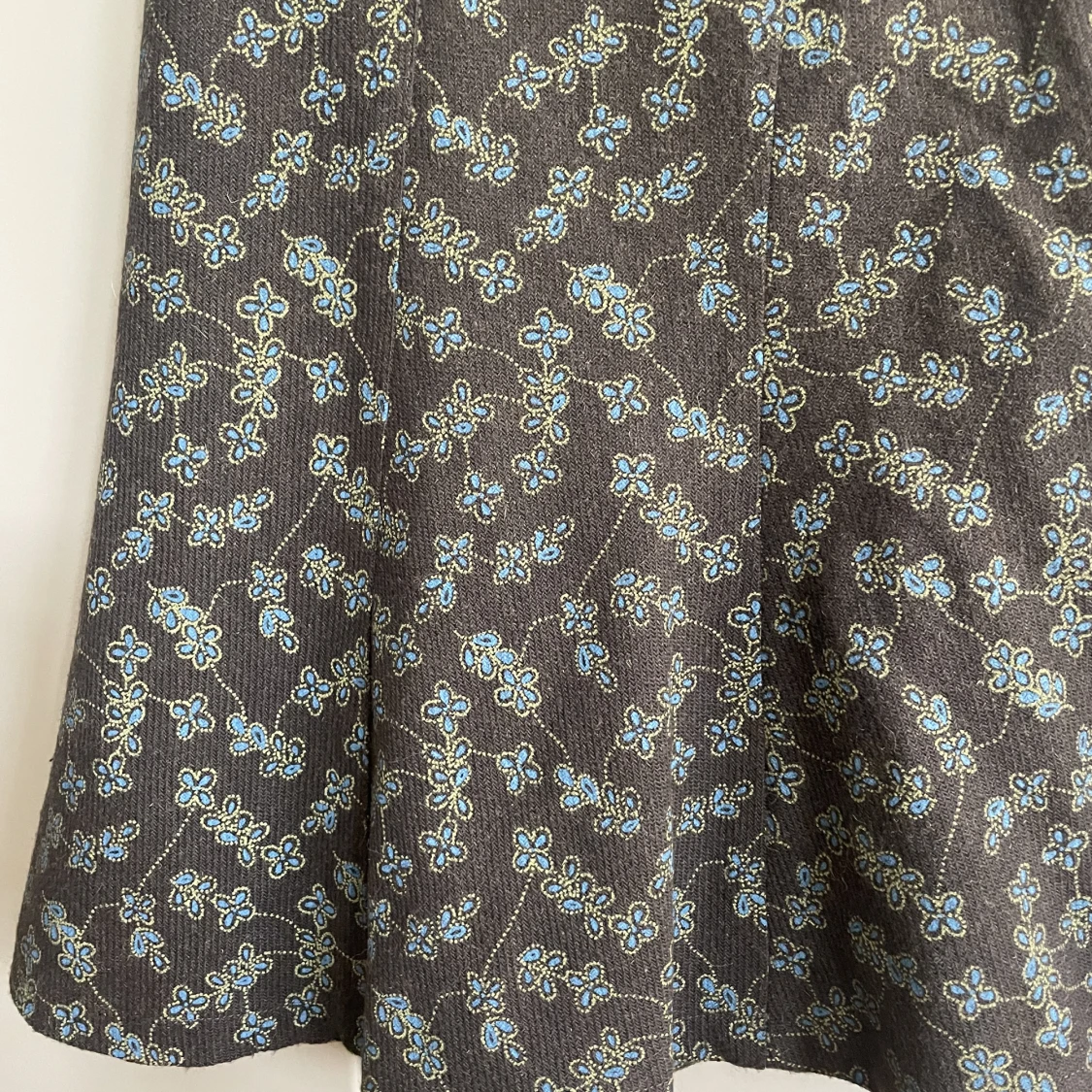 Kjol i ullblandning 36 - 90